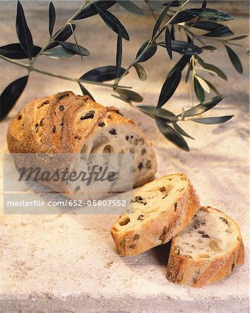 Oliven Brot Laib geschnitten