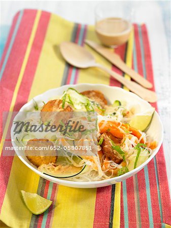 Salade de riz vermicellis et Tempehs légumes thaï
