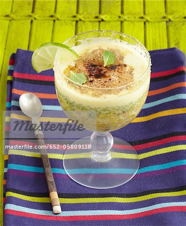 Mojito, écrasé biscuit vanillé et pistaches Verrine Mojito, écrasé biscuit vanillé et pistaches Verrine