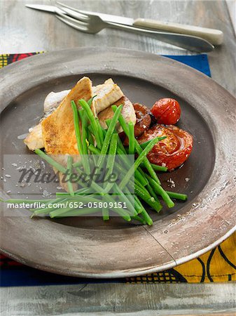 Tuna a la plancha with green beans and tomatoes