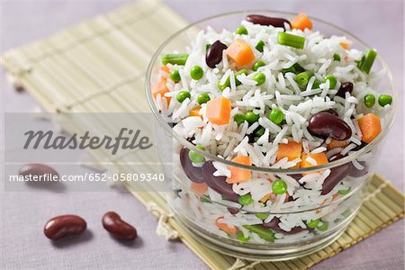 Rice,red kidney bean,pea and carrot salad