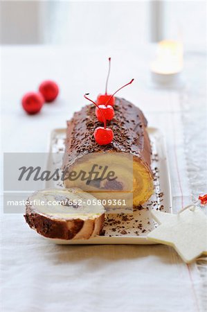 Chocolat et cerise journal gâteau roulé Chocolat et cerise journal gâteau roulé