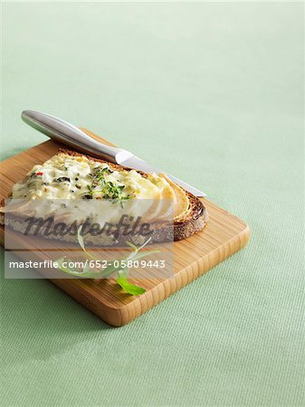 Roquefort et poire sur toast