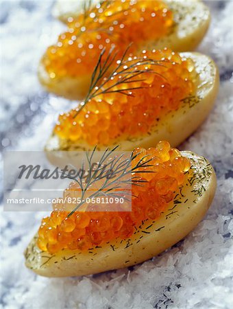 Potatoes stuffed with salmon roe and dill