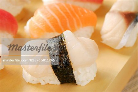 sushi de pétoncles hotate-gai