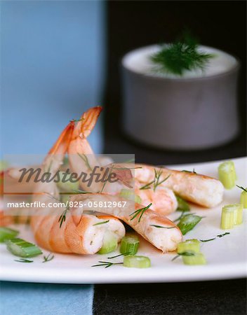 Shrimps with celery and dill