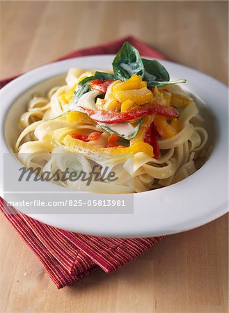 Tagliatelles with yellow and red peppers