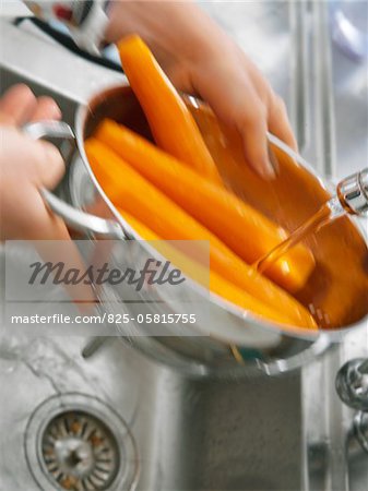 Washing the carrots
