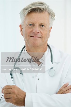 Médecin de sexe masculin, portrait