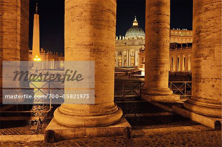 Saint Peter's Basilica Colonnade, Saint Peter's Square, Vatican City, Rome, Italy