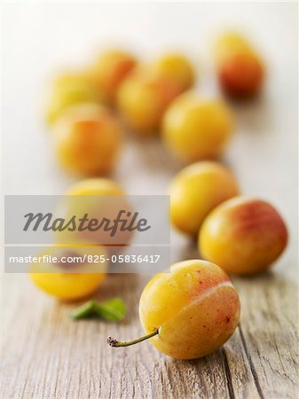 Mirabelle plums