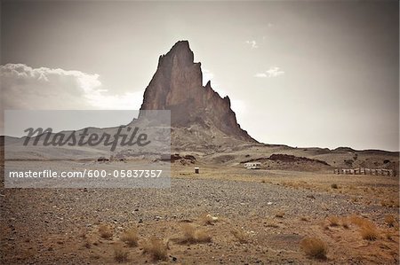 Vue du pic de Shiprock, près du Nouveau-Mexique, frontière de l'Arizona, Arizona USA