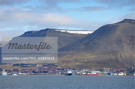 Port avec expédition navires, Longyearbyen, Svalbard, Spitzberg, Norvège