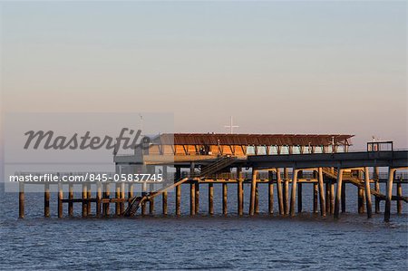 Restaurant de Jasin, Pier Deal, Kent, Angleterre. Architectes : Niall Mclaughlin Architects