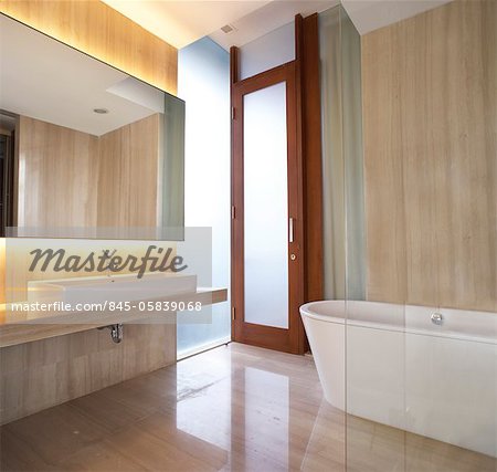 Salle de bain luxueuse Mutiara House, Jakarta, Indonésie, Asie du sud-est. Architectes : Willis Kusuma