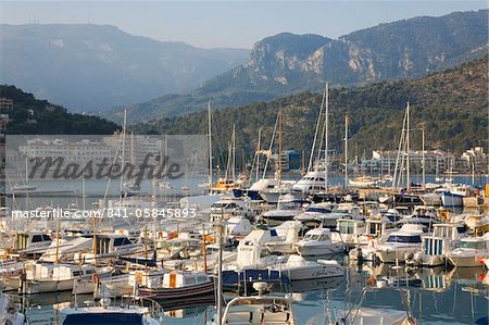 View across the harbour, Port de Soller, Mallorca, Balearic Islands, Spain, Mediterranean, Europe