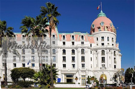 Hôtel Le Negresco, Promenade des Anglais, Nice, Alpes-Maritimes, Provence, Côte d'azur, French Riviera, France, Europe Hôtel Le Negresco, Promenade des Anglais, Nice, Alpes-Maritimes, Provence, Côte d'azur, French Riviera, France, Europe