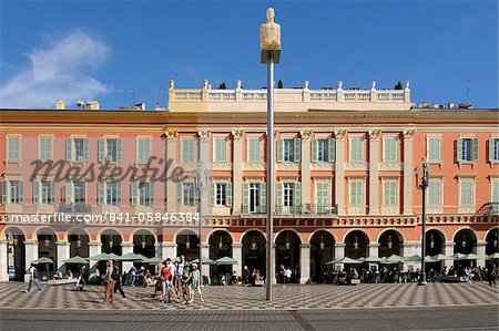 Sculpture moderne en Place Massena, Nice, Alpes Maritimes, Provence, Côte d'Azur, French Riviera, France, Europe