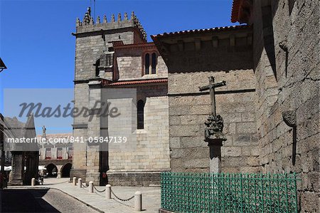 Church of Our Lady of Oliveira and Largo da Oliveira in the old town of Guimaraes, UNESCO World Heritage Site, Minho, Portugal, Europe