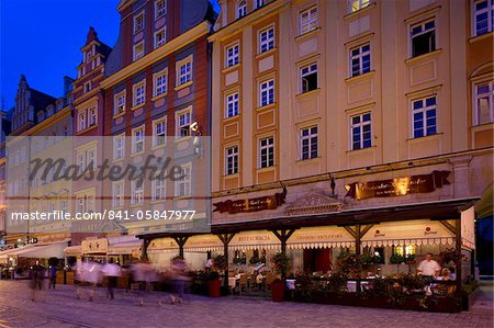 Restaurants, place du marché (Rynek), Old Town, Wroclaw, Silésie, Pologne, Europe