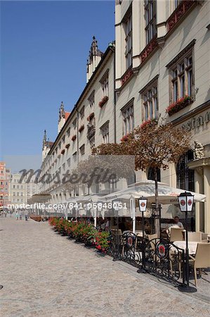 Place du marché et cafe, Old Town, Wroclaw, Silésie, Pologne, Europe