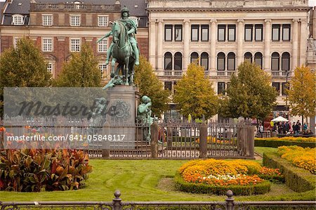 Kongens Nytorv and statue, Copenhagen, Denmark, Scandinavia, Europe