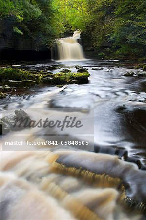 West Burton Waterfall, West Burton, Wensleydale, Yorkshire Dales National Park, Yorkshire, England, United Kingdom, Europe