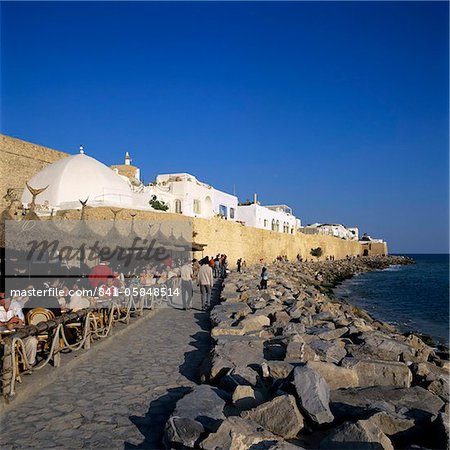 Scène de café à l'extérieur de la médina, Hammamet, Cap Bon, Tunisie, Afrique du Nord, Afrique Scène de café à l'extérieur de la médina, Hammamet, Cap Bon, Tunisie, Afrique du Nord, Afrique
