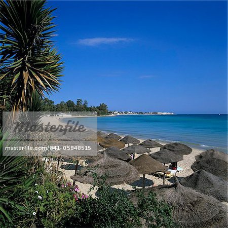 Découvre Le Long De La Plage à La Médina De Lhôtel Sindbad