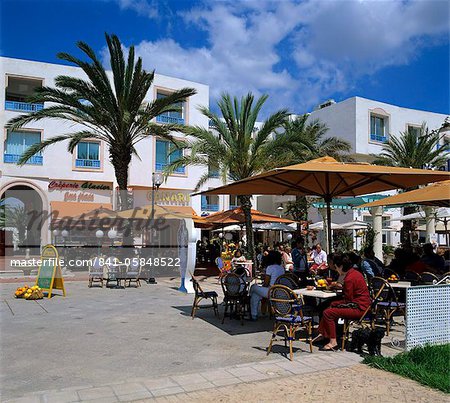 Scène de café à la marina, Yasmine Hammamet, Cap Bon, Tunisie, Afrique du Nord, Afrique