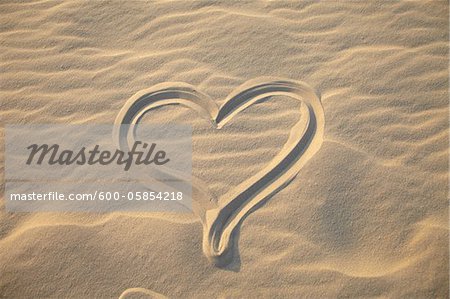 Coeur dessin sur sable, Biscarrosse, Landes, Aquitaine, France