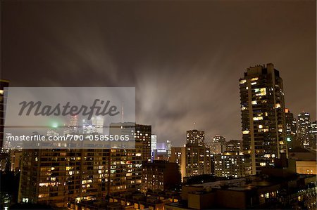 Nuages d'orage sur la ville, Toronto, Ontario, Canada