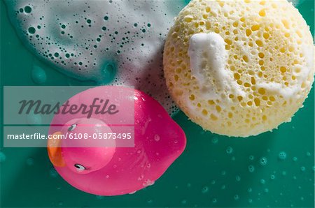 Gummi-Ente und Schwamm, close-up Gummi-Ente und Schwamm, close-up