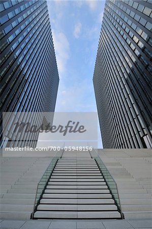 Escaliers, port des médias, Düsseldorf, Rhénanie du Nord-Westphalie, Allemagne