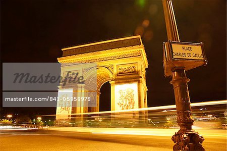 Arc de Triomphe und der Place Charles de Gaulle bei Nacht, Paris, Frankreich, Europa