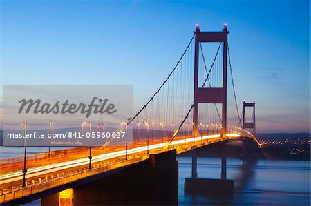 Severn Estuary und erste Severn Bridge, nahe Chepstow, South Wales, Wales, Vereinigtes Königreich, Europa