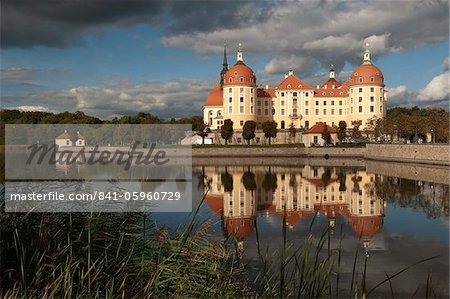 Château de Moritzburg baroque et des réflexions dans le lac, Mortizburg, Sachsen, Allemagne, Europe