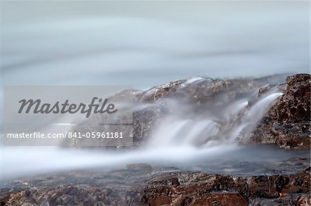 Cascade sur la Kicking Horse River, le Parc National Yoho, en Colombie-Britannique, Canada, North America