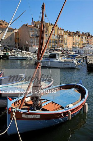 Pêche des bateaux dans le port de Vieux Port, St. Tropez, Var, Provence, Côte d'Azur, France, Méditerranée, Europe