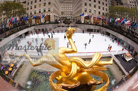 Glace de la patinoire du centre de Rockefeller sur Fifth Avenue, New York City, New York, États-Unis d'Amérique, de la construction en Amérique du Nord