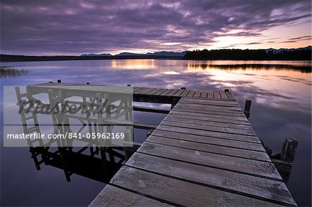 Lac Mahinapua à l'aube, côte ouest, Île du Sud, Nouvelle Zélande, Pacifique Lac Mahinapua à l'aube, côte ouest, Île du Sud, Nouvelle Zélande, Pacifique