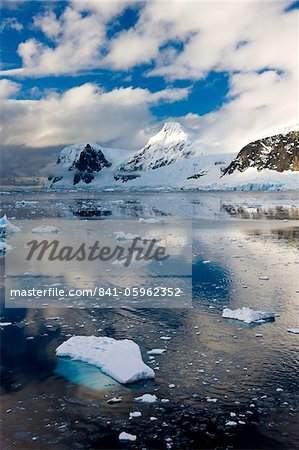 Mountains and icebergs on the Antarctic Peninsula, Antarctica, Polar Regions