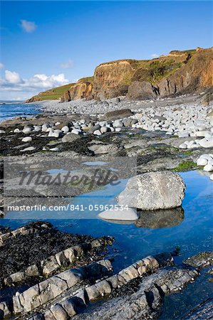 Entaille à côté de la falaise à Abbotsham, Devon, Angleterre, Royaume-Uni, Europe