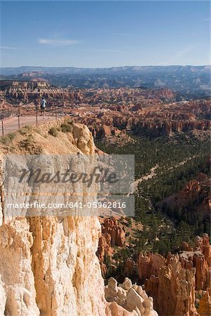 Tourist viewpoint, Inspiration Point, Bryce Canyon National Park, Utah, United States of America, North America