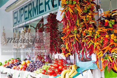 Obst und Gemüse im Supermarkt, Spanien