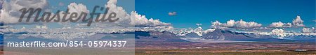 Panorama de la chaîne de l'Alaska comme on le voit au nord le long de la route de Denali, Alaska intérieur, automne