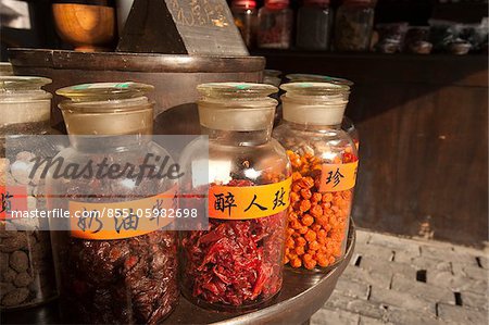 Ein Geschäft in der Altstadt von Wuzhen, Zhejiang, China