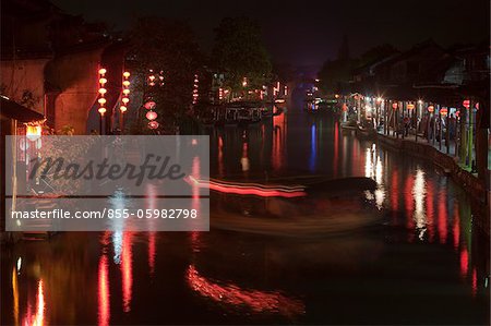 Alte Xitang-Stadt bei Nacht, Zhejiang, China