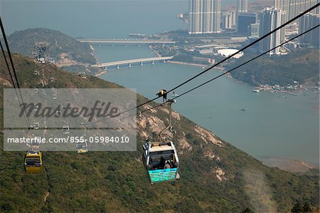 Mit Blick auf die Stadt von Tung Chung aus der 360 Skyrail, Lantau Island, Hong Kong