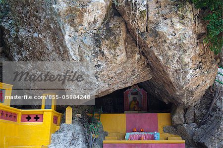 Grotte von Reverend Pui, Tsing Shan Tempel, New Territories, Hong Kong